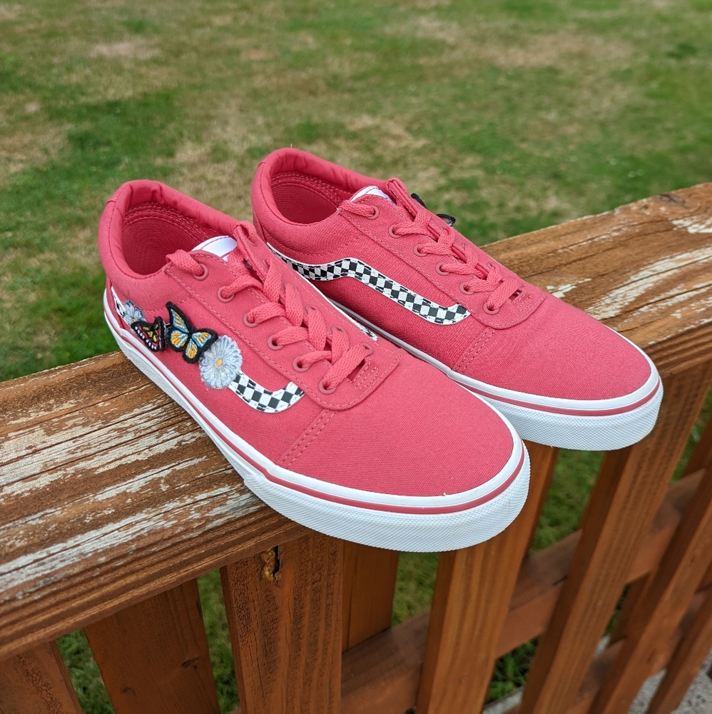 VANS Pink Butterfly / Checker Girls Missy Size 6 / Women's 7.5